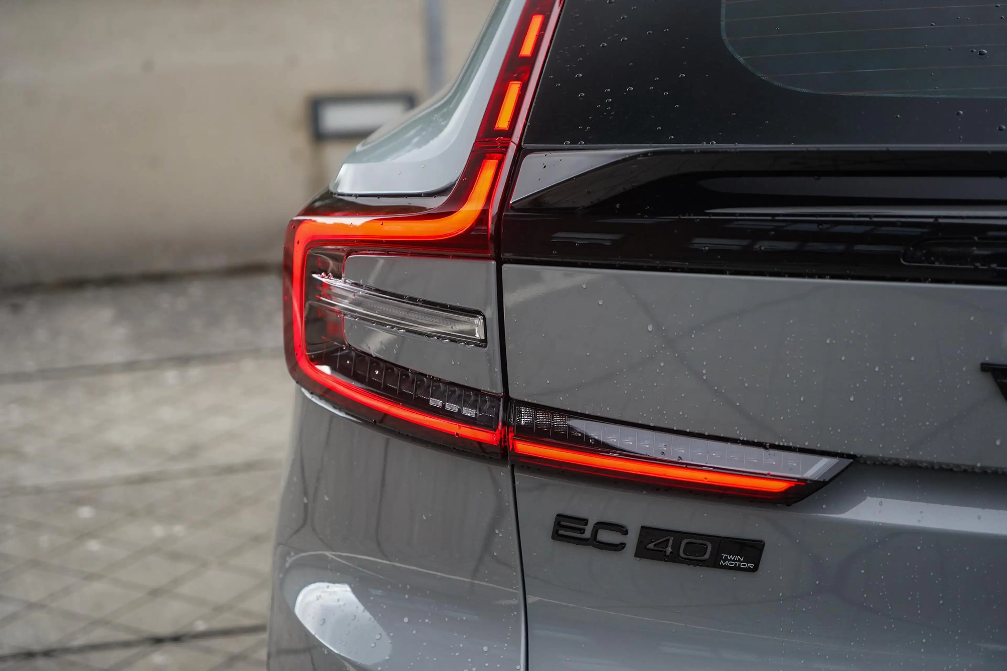 Volvo EC40 Twin Motor Ultra Black Edition 82 kWh 360 Parkeerc — photo 8