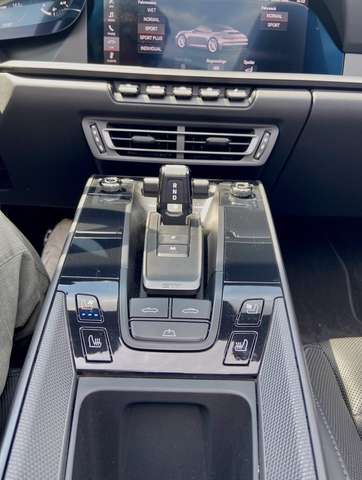 Porsche 992 Carrera Cabriolet