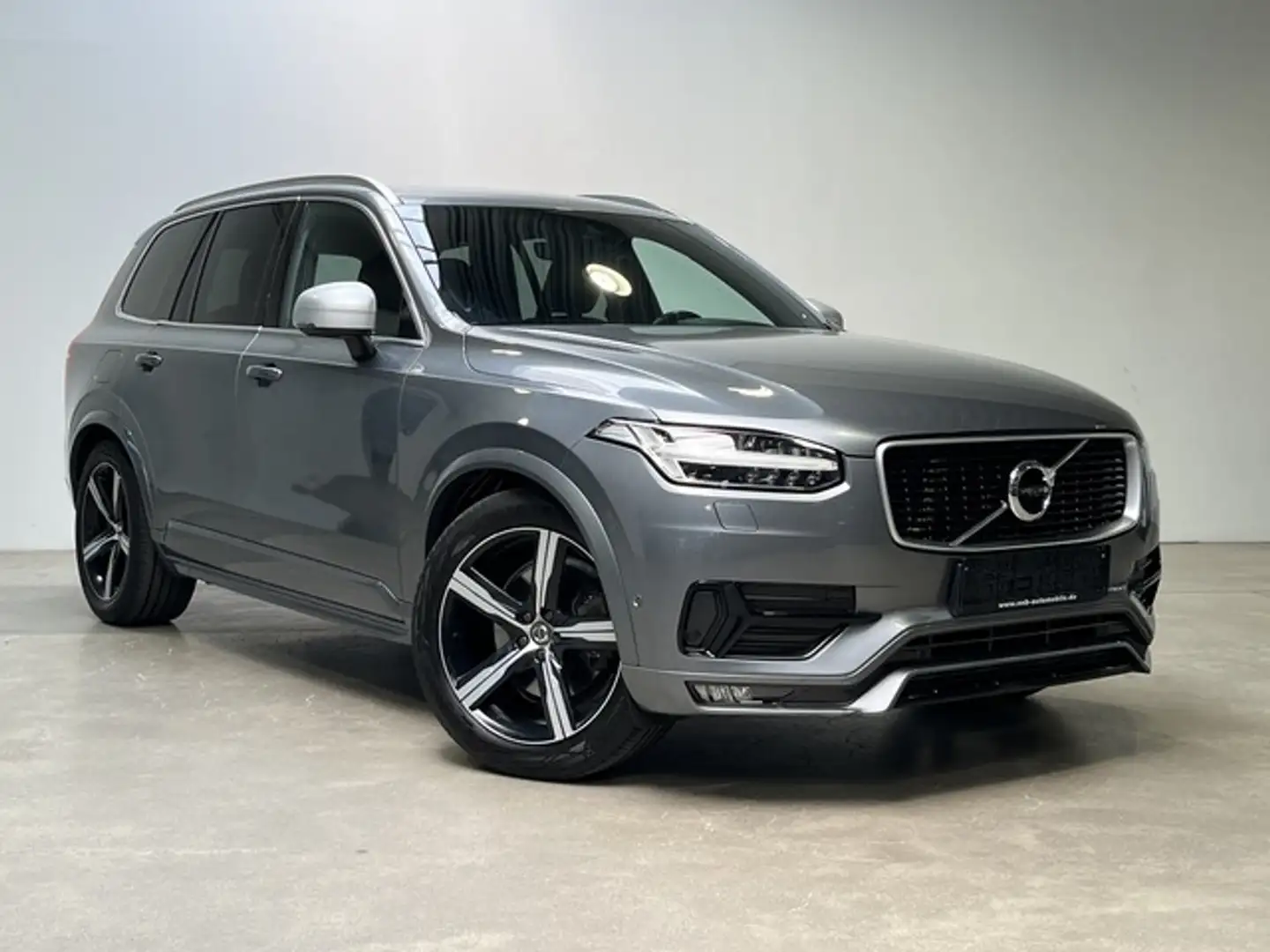 Volvo XC90 R-Design  AWD Sportsitze Grau - 2