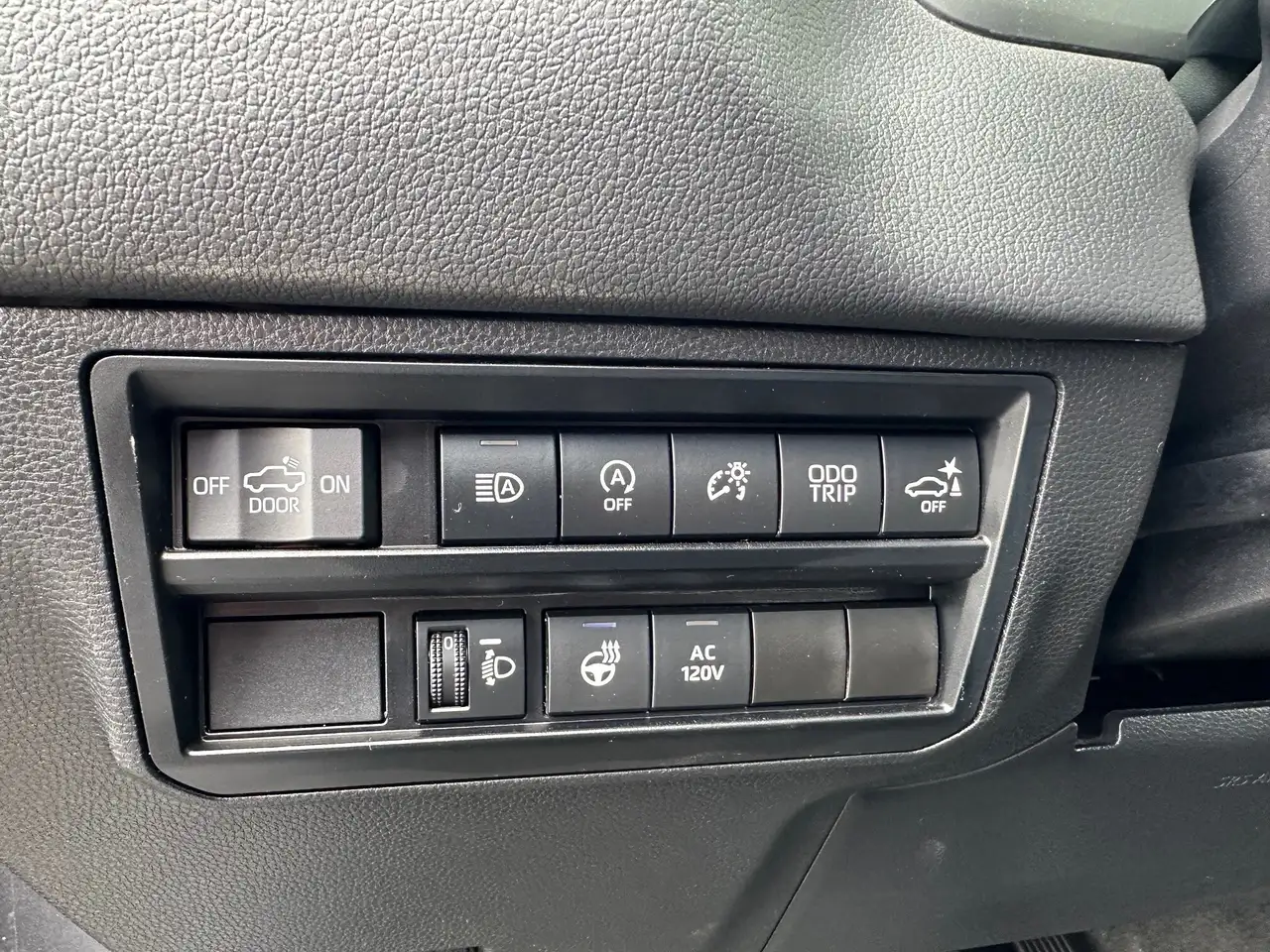 Toyota Tundra снимка Toyota Tundra