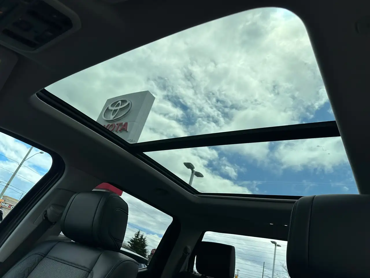 Toyota Tundra снимка Toyota Tundra
