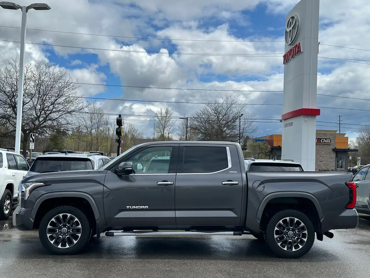 Toyota Tundra снимка Toyota Tundra