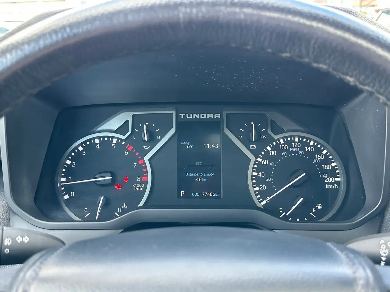 Toyota Tundra снимка Toyota Tundra