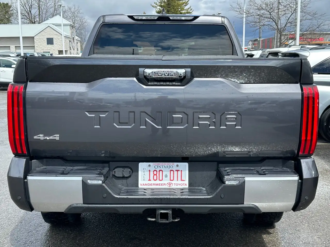 Toyota Tundra снимка Toyota Tundra