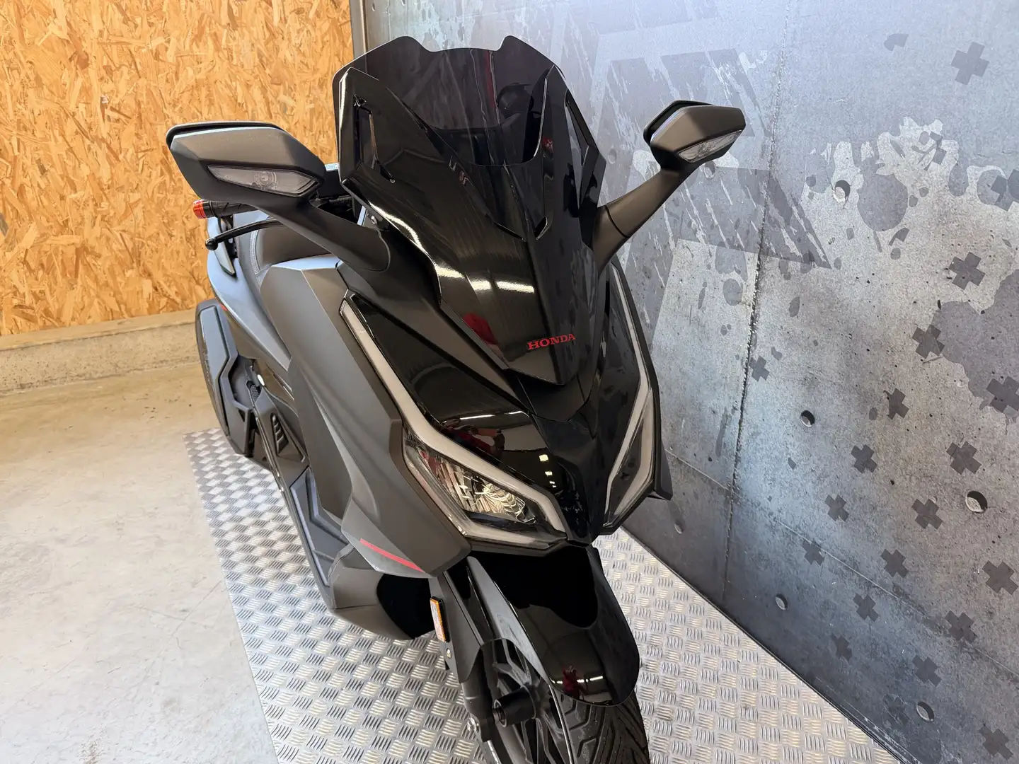 Honda Forza 350 Zwart - 2