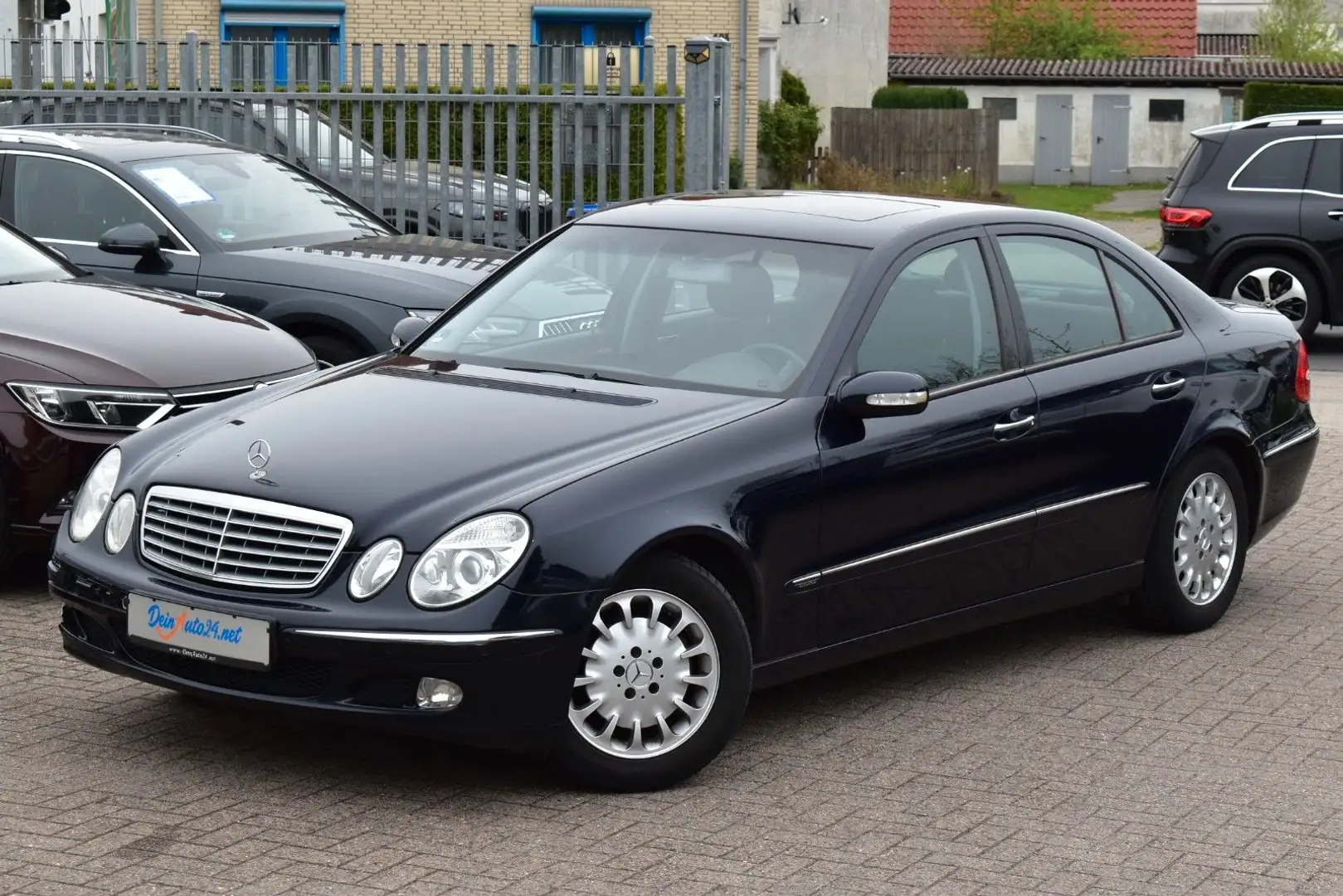 Mercedes-Benz E 240 Lim. AUT.| Klimaaut.| Tempo.|PDC|TÜV|EL.FH Blue - 1