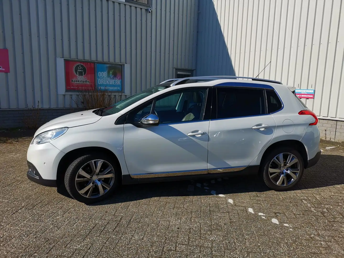 Peugeot 2008 1.2 PureTech Féline Wit - 2