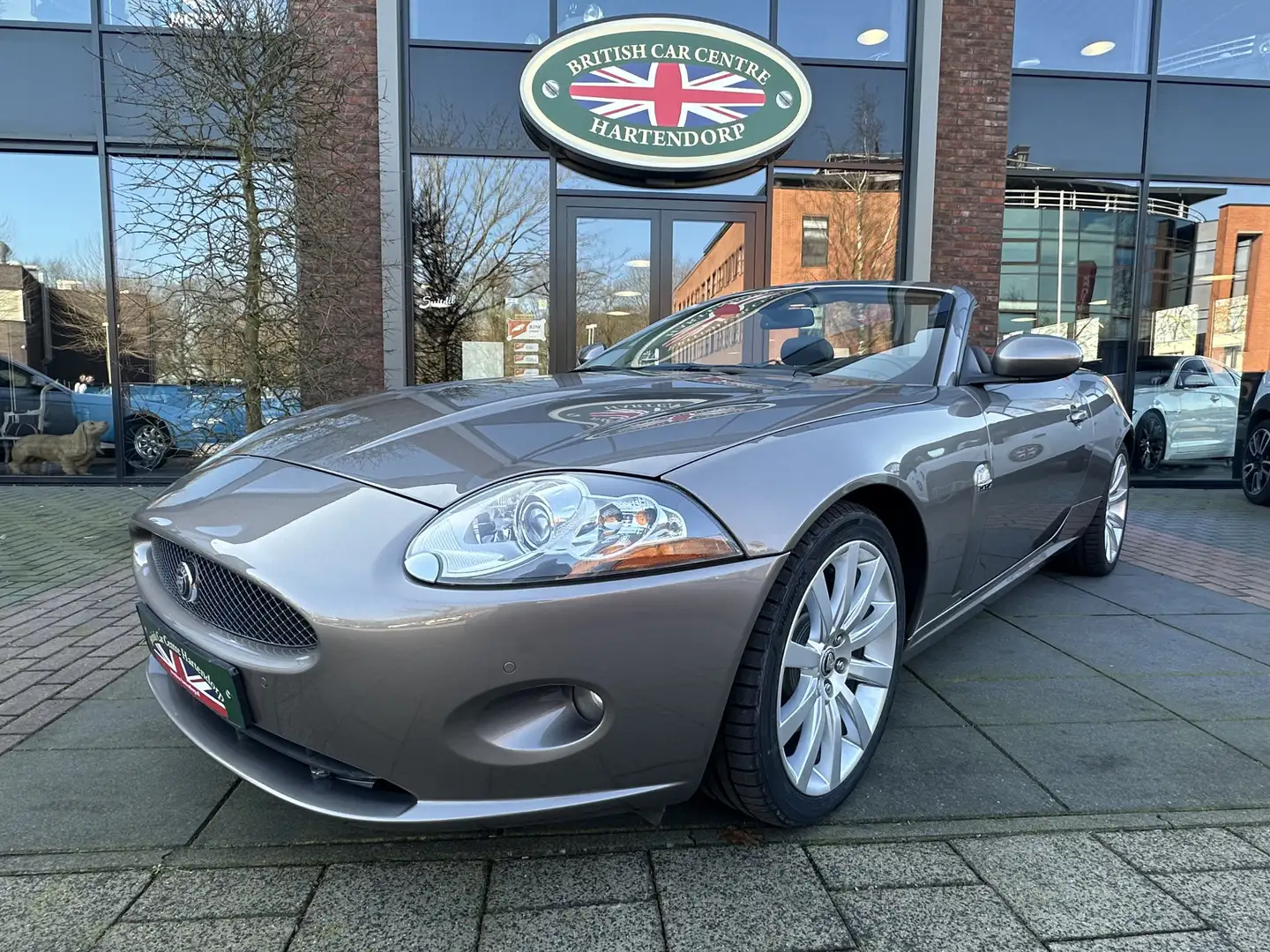 Jaguar XK 4.2 V8 Convertible Diamond Edition Bruin - 1