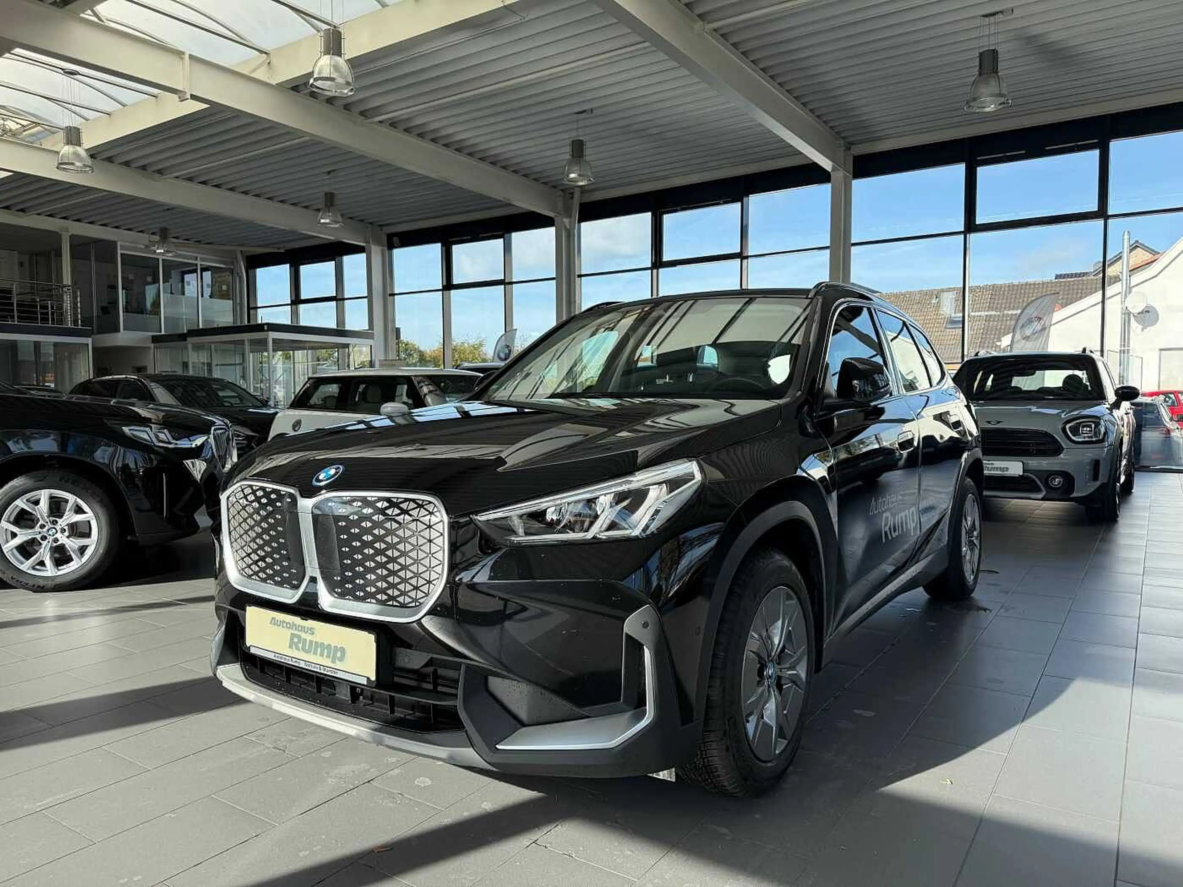 BMW X1 iX1 eDrive20 | Navi | LED | SHZ| Kamera | Parkassi