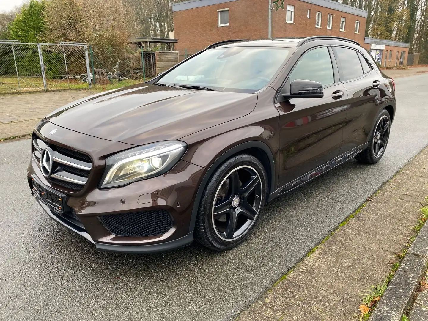 Mercedes-Benz GLA 220 CDI 4Matic AMG nur 85Tkm Bruin - 1