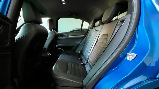 Alfa Romeo Stelvio view 12