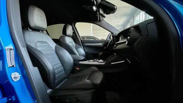 Alfa Romeo Stelvio view 14