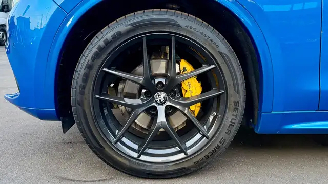 Alfa Romeo Stelvio view 6