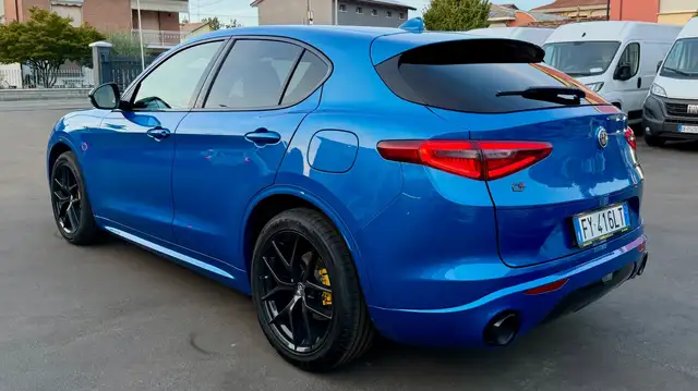 Alfa Romeo Stelvio view 7