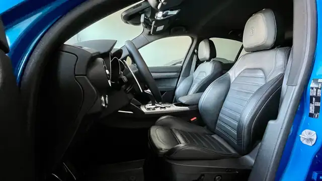 Alfa Romeo Stelvio view 11