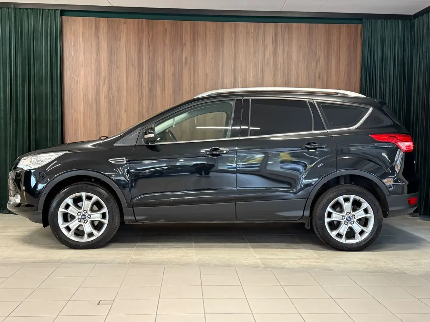 Ford Kuga 1.5 Titanium°Kamera°Bi-Xe°8-Fach°Leder°Temp Schwarz - 2