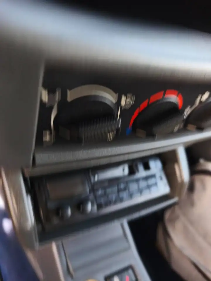 Renault Clio Citadine 3 portes — photo 19