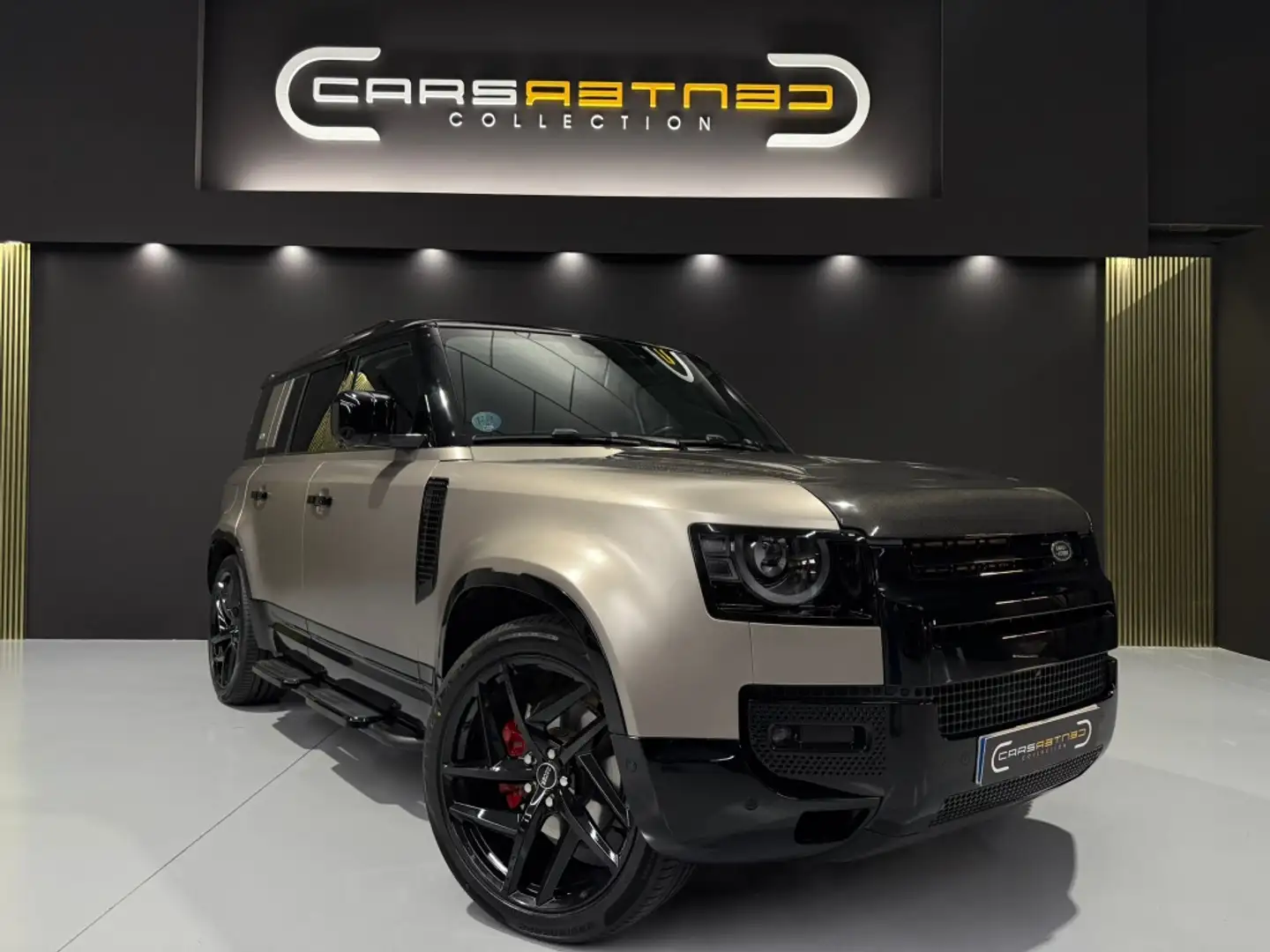 Land Rover Defender 110 3.0D l6 MHEV HSE AWD Aut. 200 Beige - 1