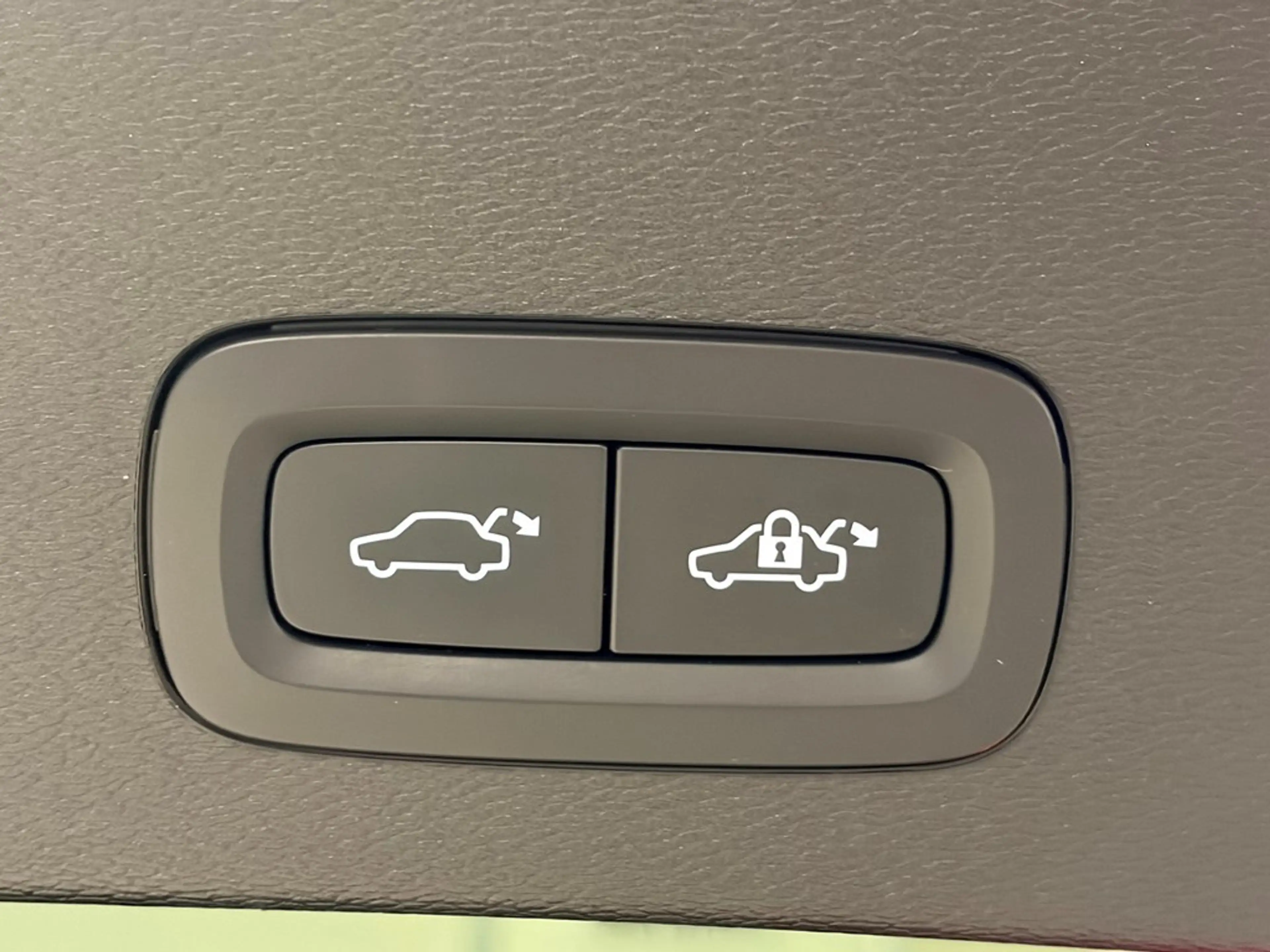 Volvo C40 Recharge Plus — photo 10