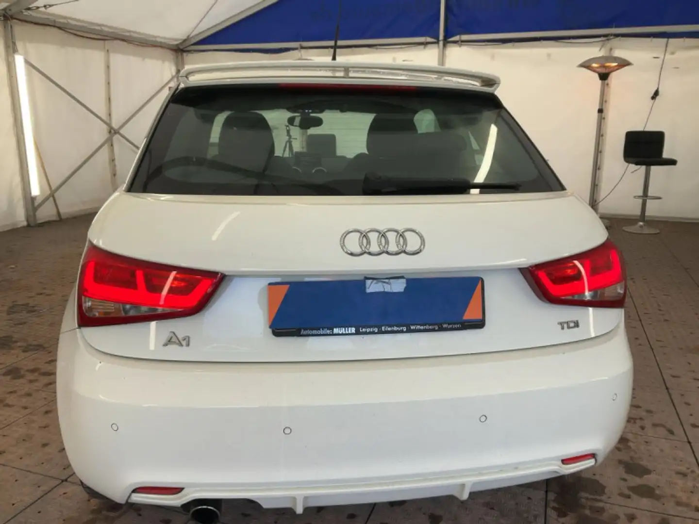 Audi A1 1.6 TDI 105CH FAP AMBITION Blanc - 2