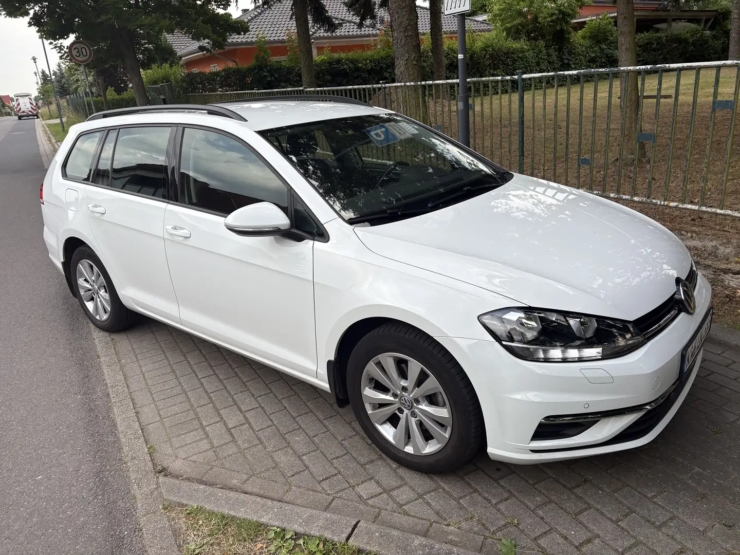 Volkswagen Golf Variant Comfortline BMT/Start-Stopp Weiß - 1