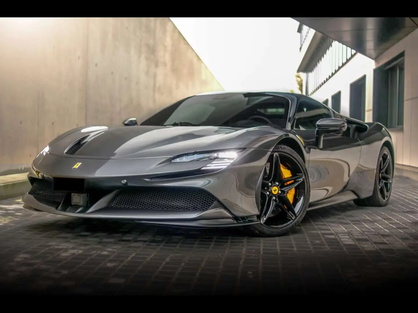 Ferrari SF90 Stradale STRADALELIFTCARBONJBLRACING SITZEACCKAM Gris - 1