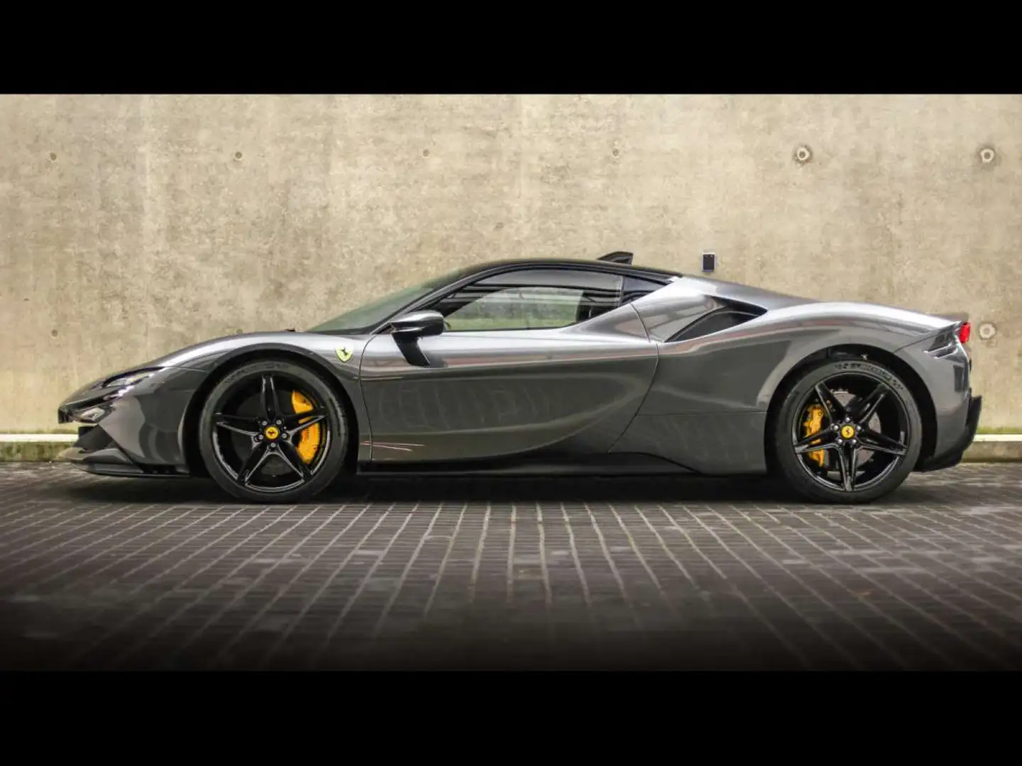 Ferrari SF90 Stradale STRADALELIFTCARBONJBLRACING SITZEACCKAM Gris - 2