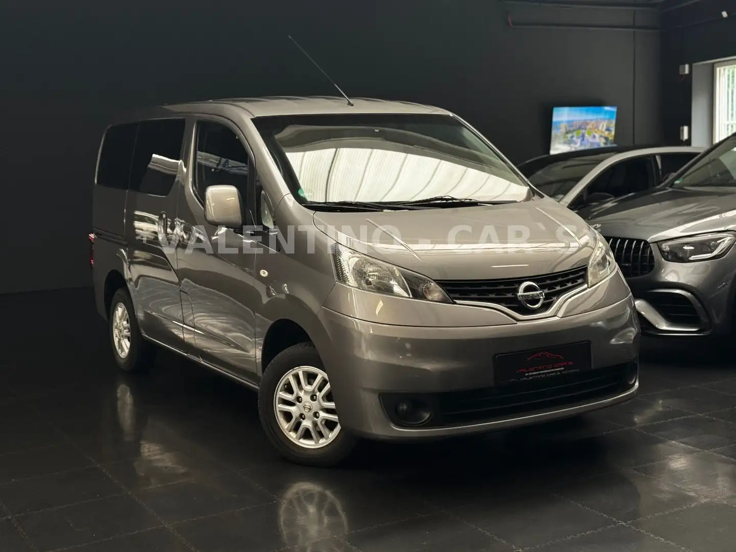 Nissan NV200 Evalia Tekna 7Sitzer/Nav/Kam/Keyl/Temp/Shz Gris - 1