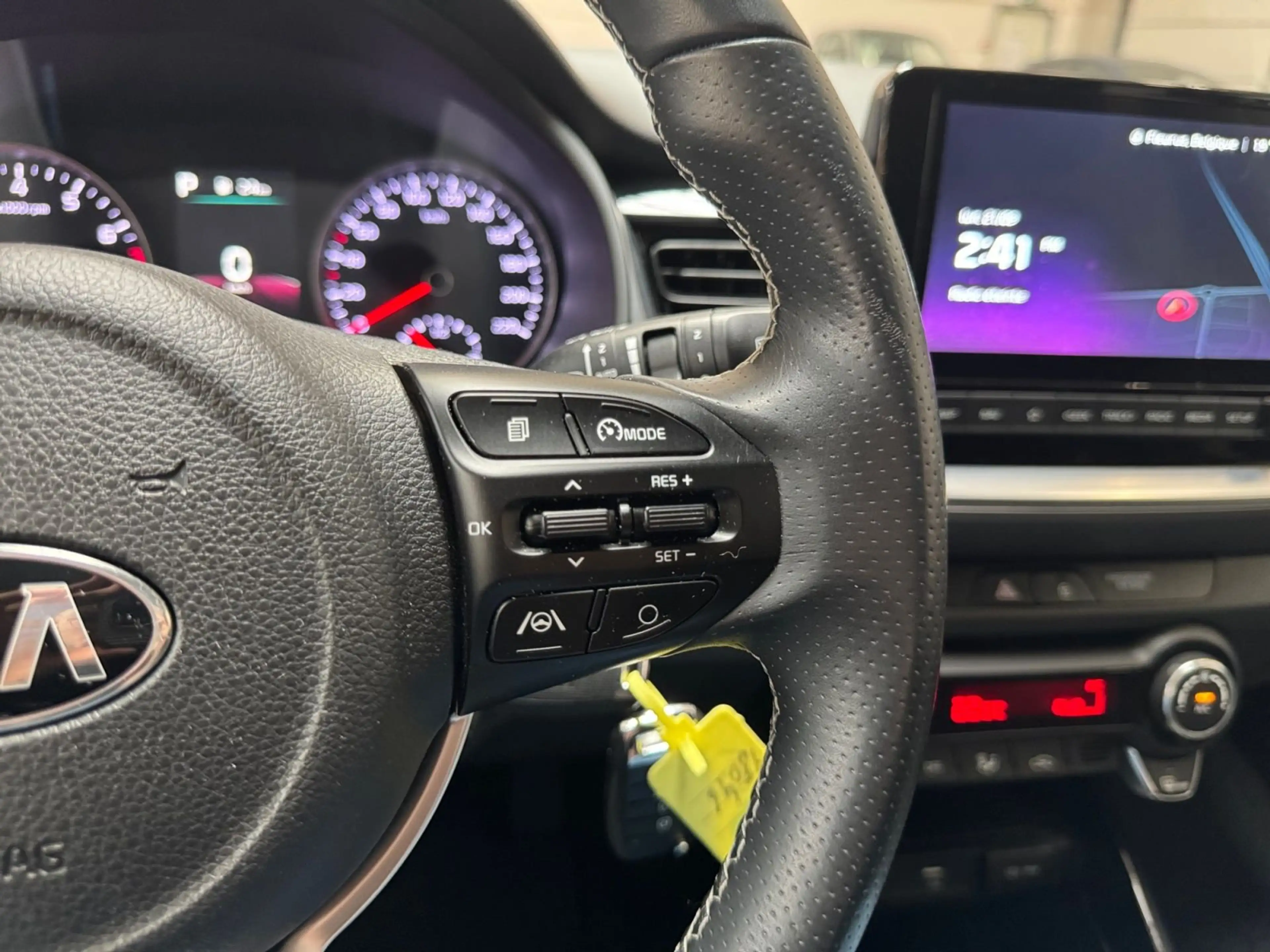 Kia Stonic Black Edition 1.0T 120cv MHEV — photo 11