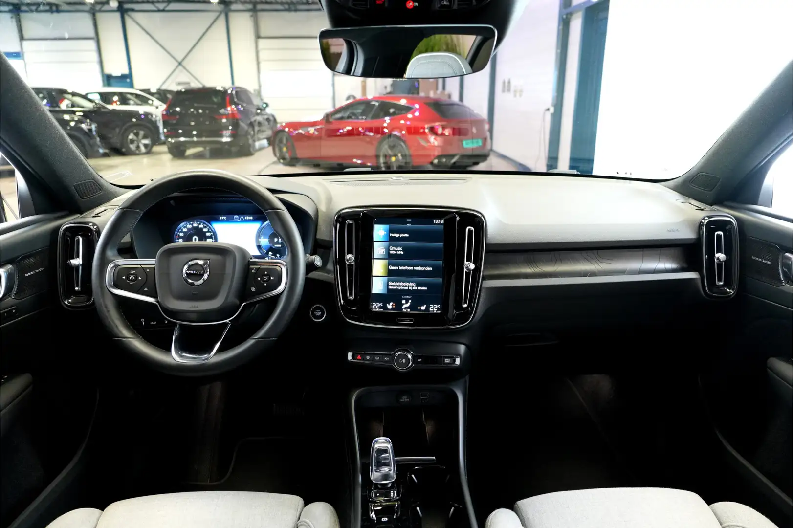 Volvo XC40 1.5 T4 155kW/211pk DCT7 Plug-in hybrid Ultimate Br Grau - 2