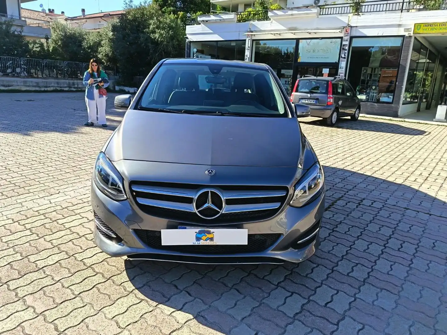 Mercedes-Benz B 180 Premium Grijs - 2