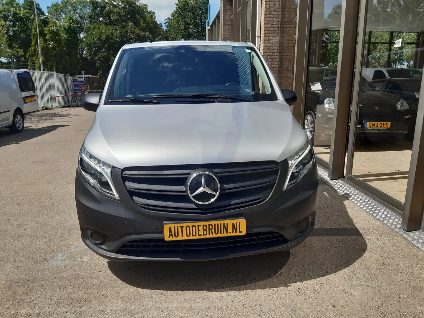 Mercedes-Benz Vito 114 CDI Autm. L&R Schuifdeur Navi Camera Airco Cru Gris - 2
