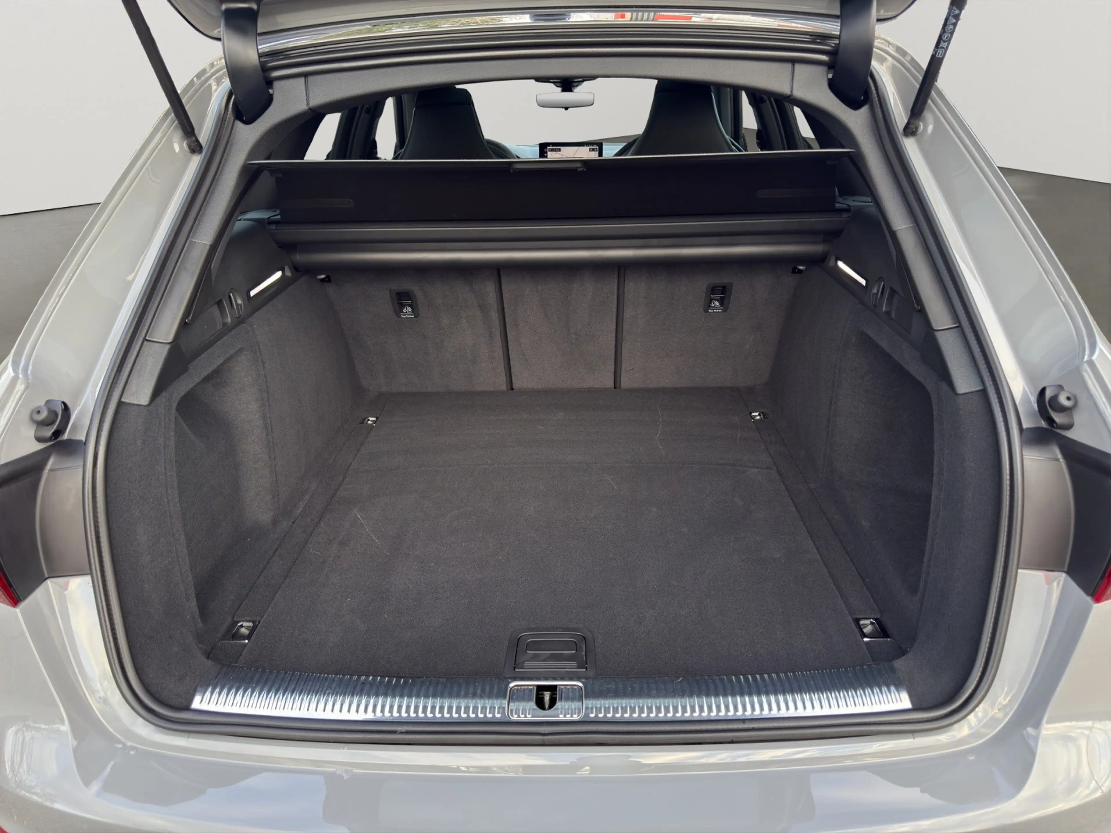 Audi RS4 RS 4 Avant /MASSAGE/20"/RFK/SPUR/BLACK PANO MTRX q — photo 7
