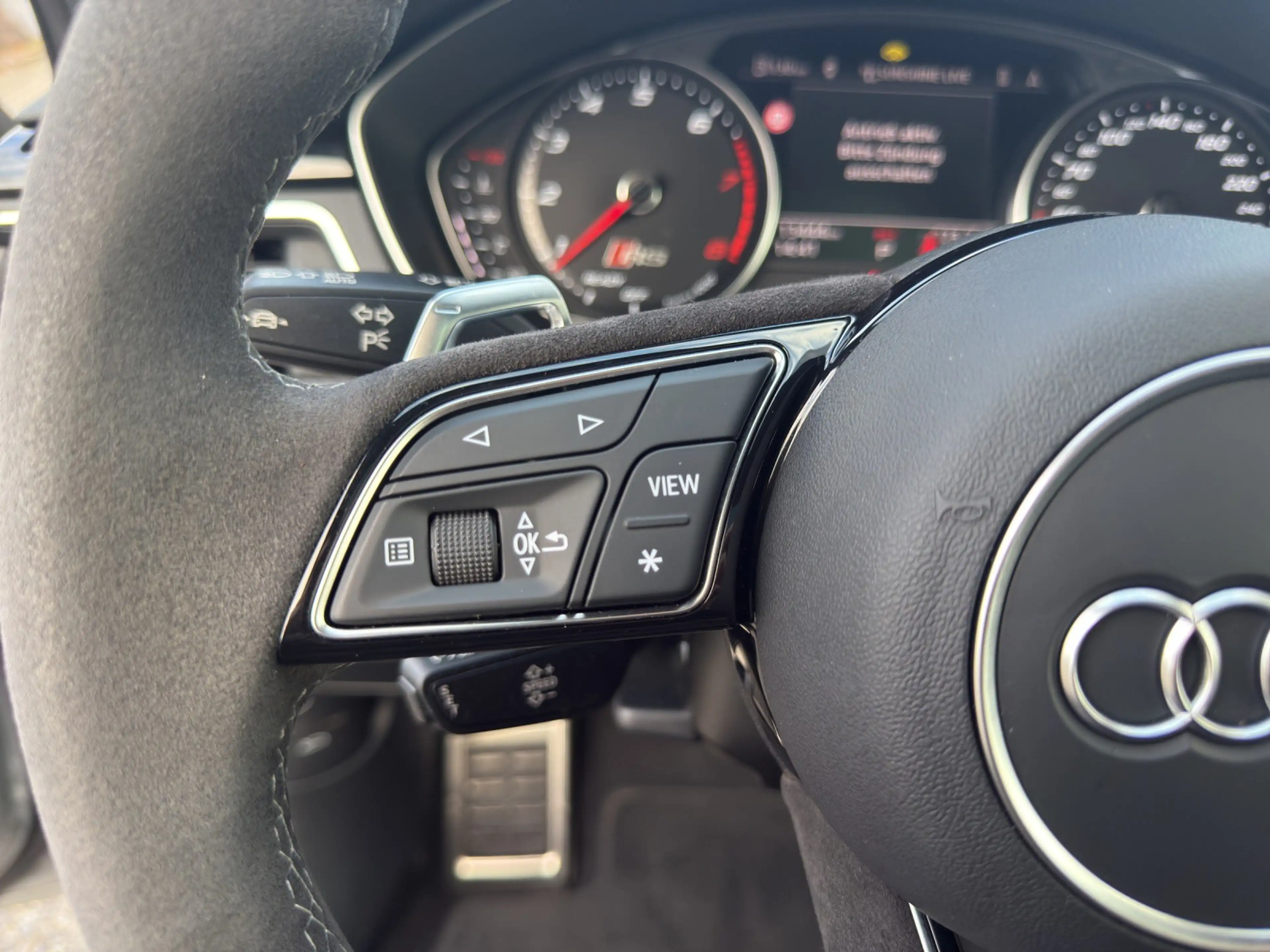 Audi RS4 RS 4 Avant /MASSAGE/20"/RFK/SPUR/BLACK PANO MTRX q — photo 14