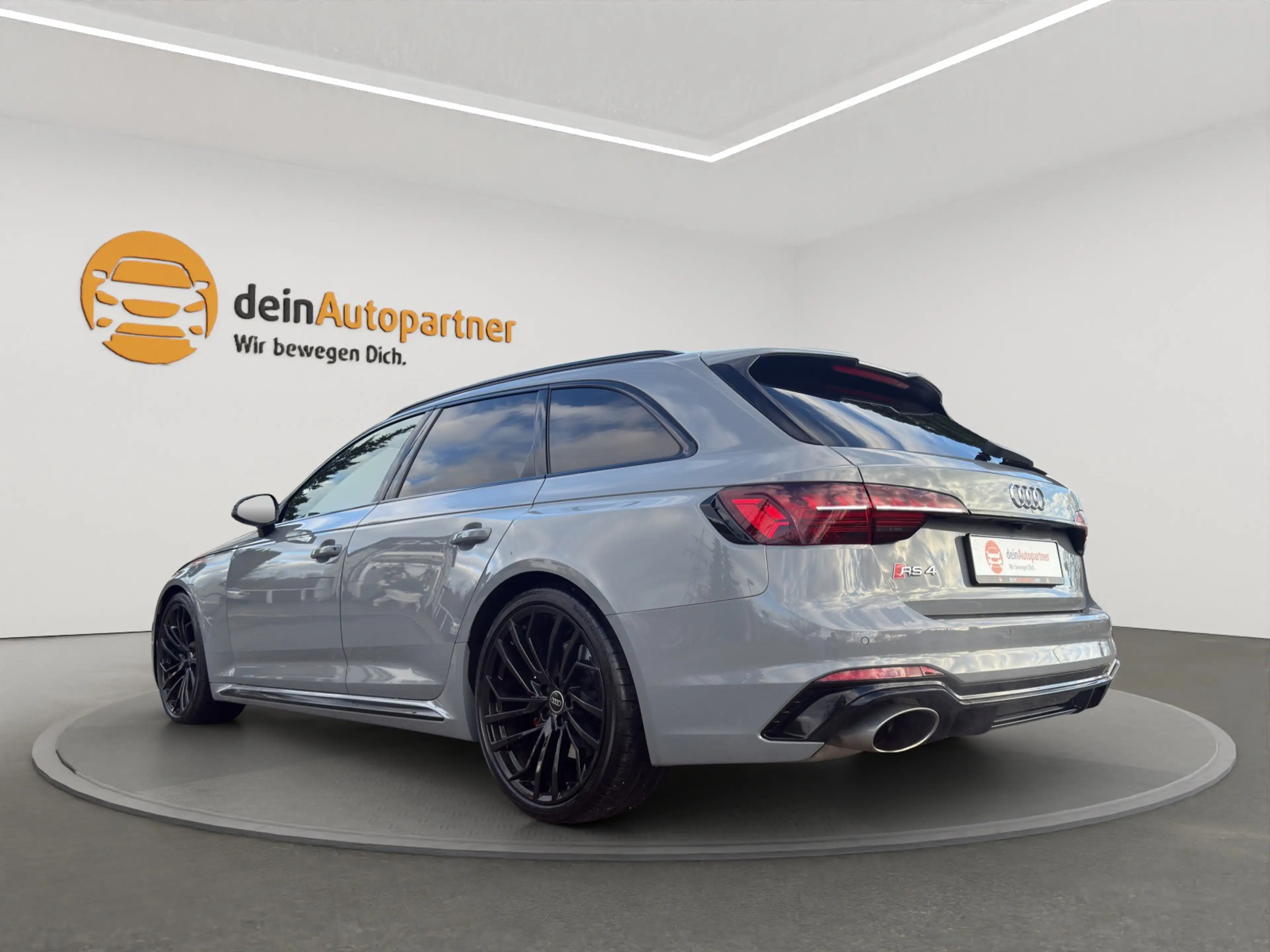 Audi RS4 RS 4 Avant /MASSAGE/20"/RFK/SPUR/BLACK PANO MTRX q — photo 5