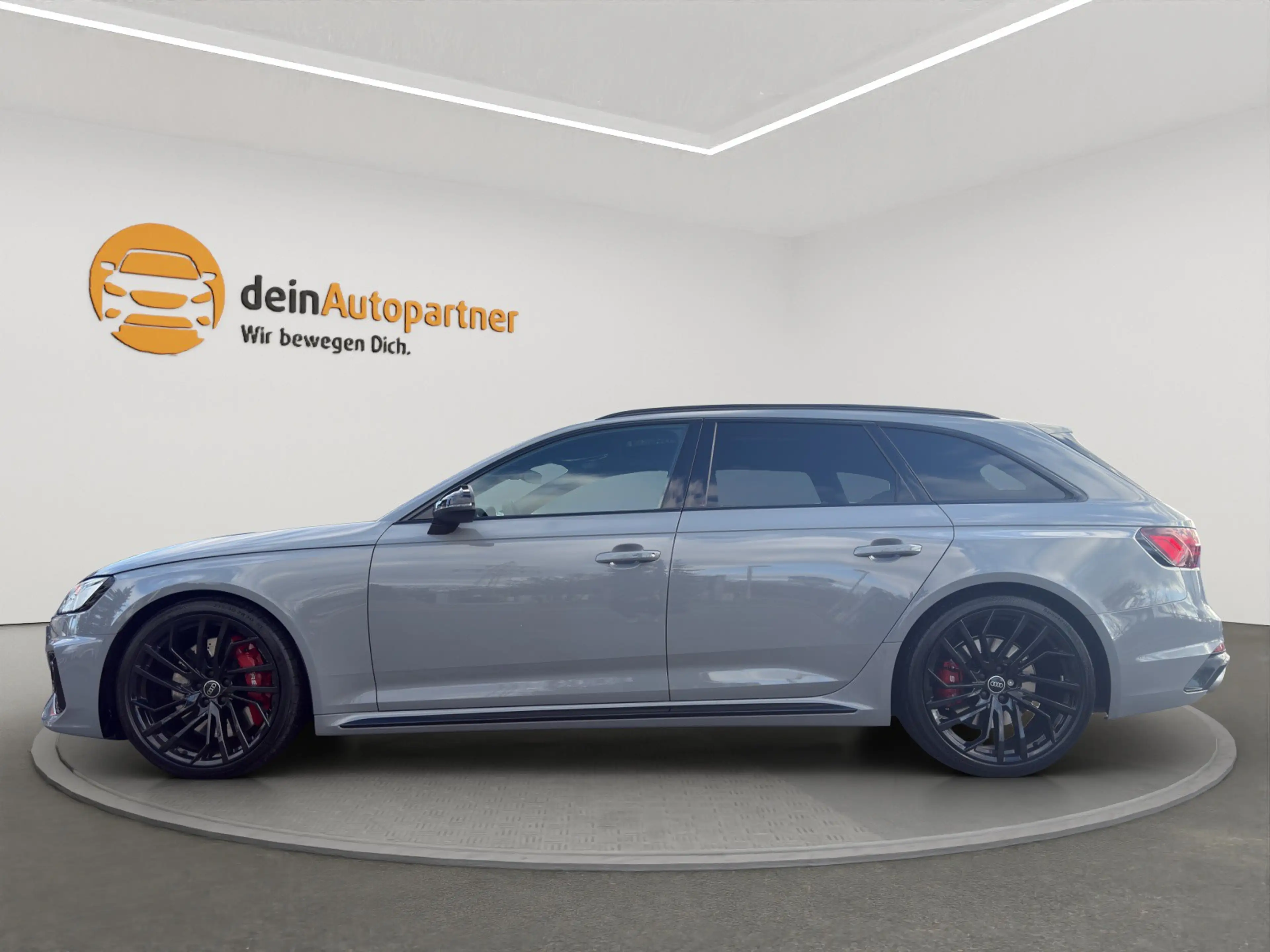 Audi RS4 RS 4 Avant /MASSAGE/20"/RFK/SPUR/BLACK PANO MTRX q — photo 4