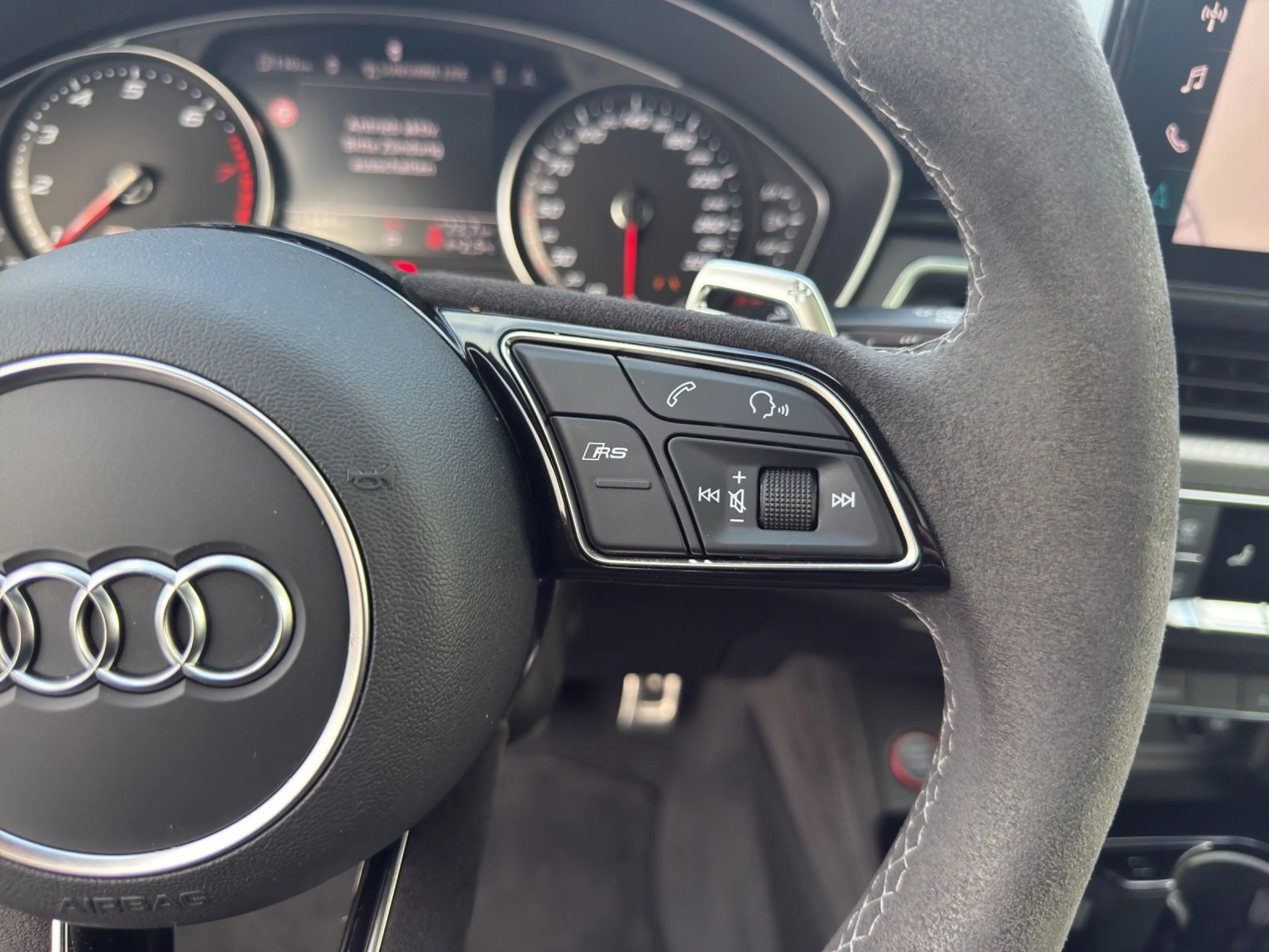 Audi RS4 RS 4 Avant /MASSAGE/20"/RFK/SPUR/BLACK PANO MTRX q — photo 15