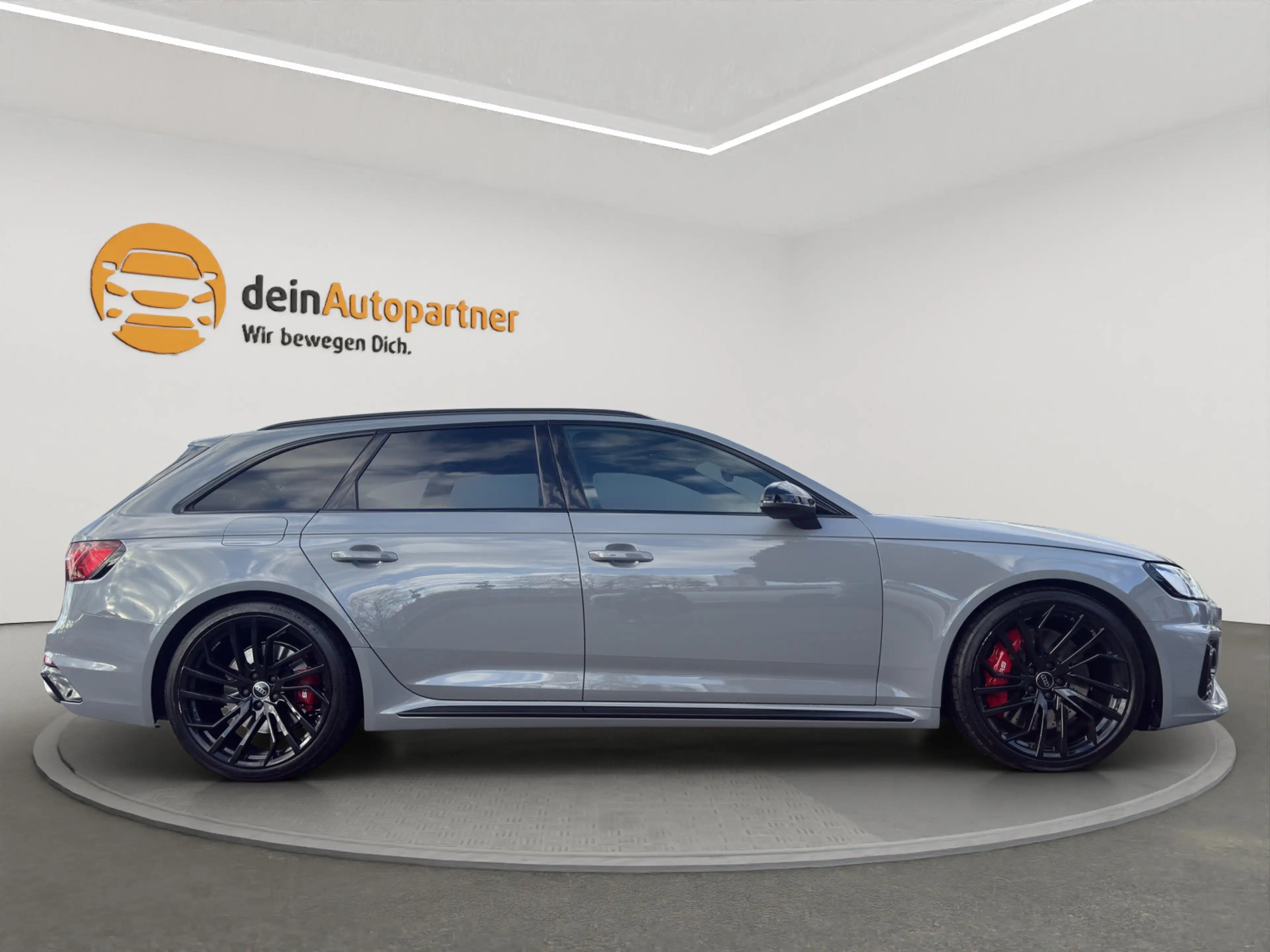 Audi RS4 RS 4 Avant /MASSAGE/20"/RFK/SPUR/BLACK PANO MTRX q — photo 9