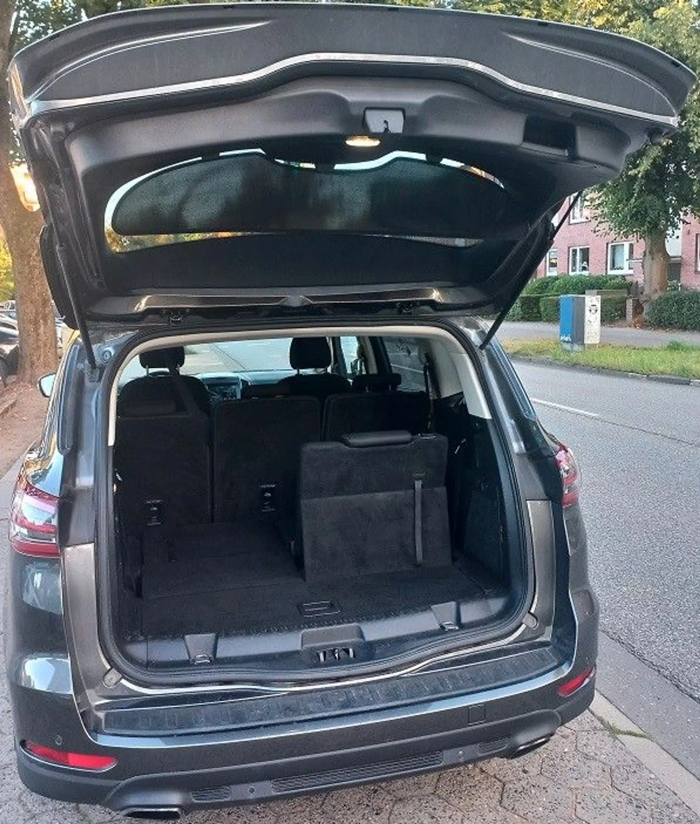 Ford S-Max 2,0 TDCi Aut. 7-Sitze Klima Navi SHZ LMF17 — photo 17