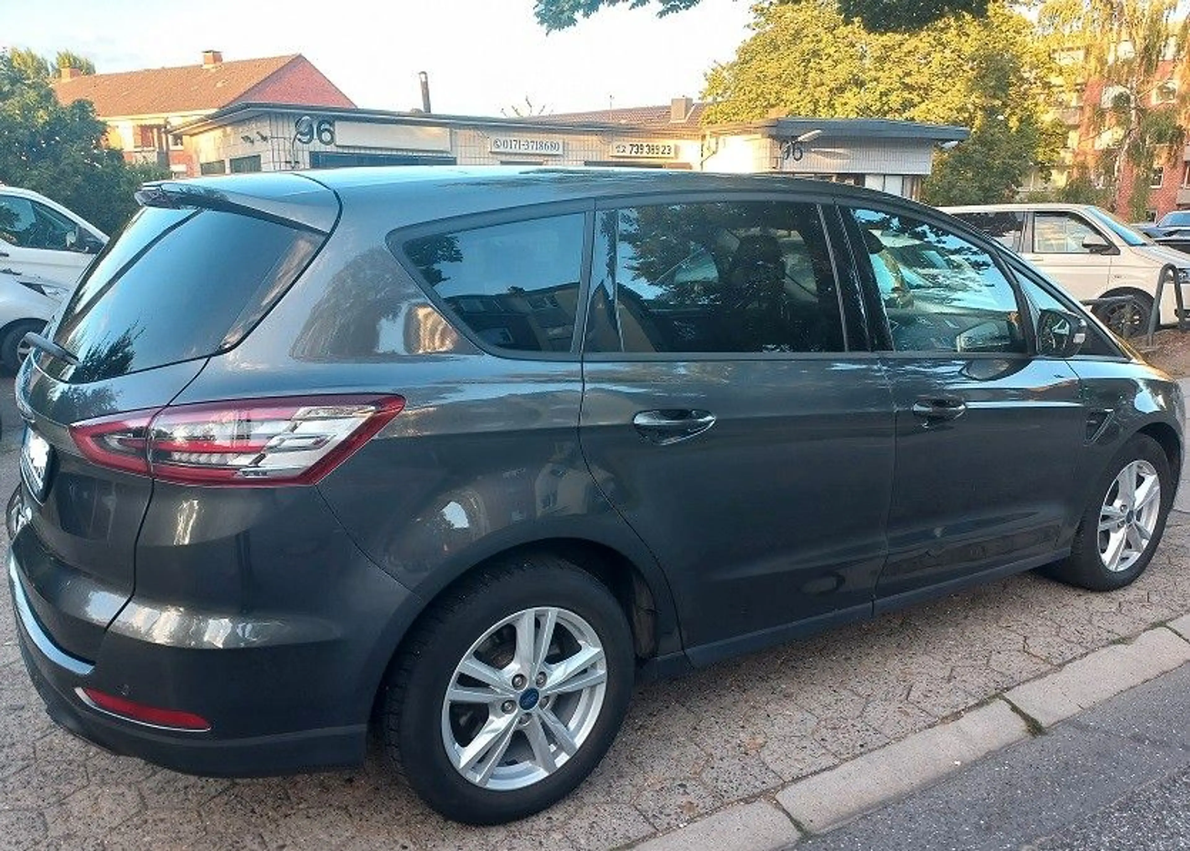 Ford S-Max 2,0 TDCi Aut. 7-Sitze Klima Navi SHZ LMF17 — photo 11