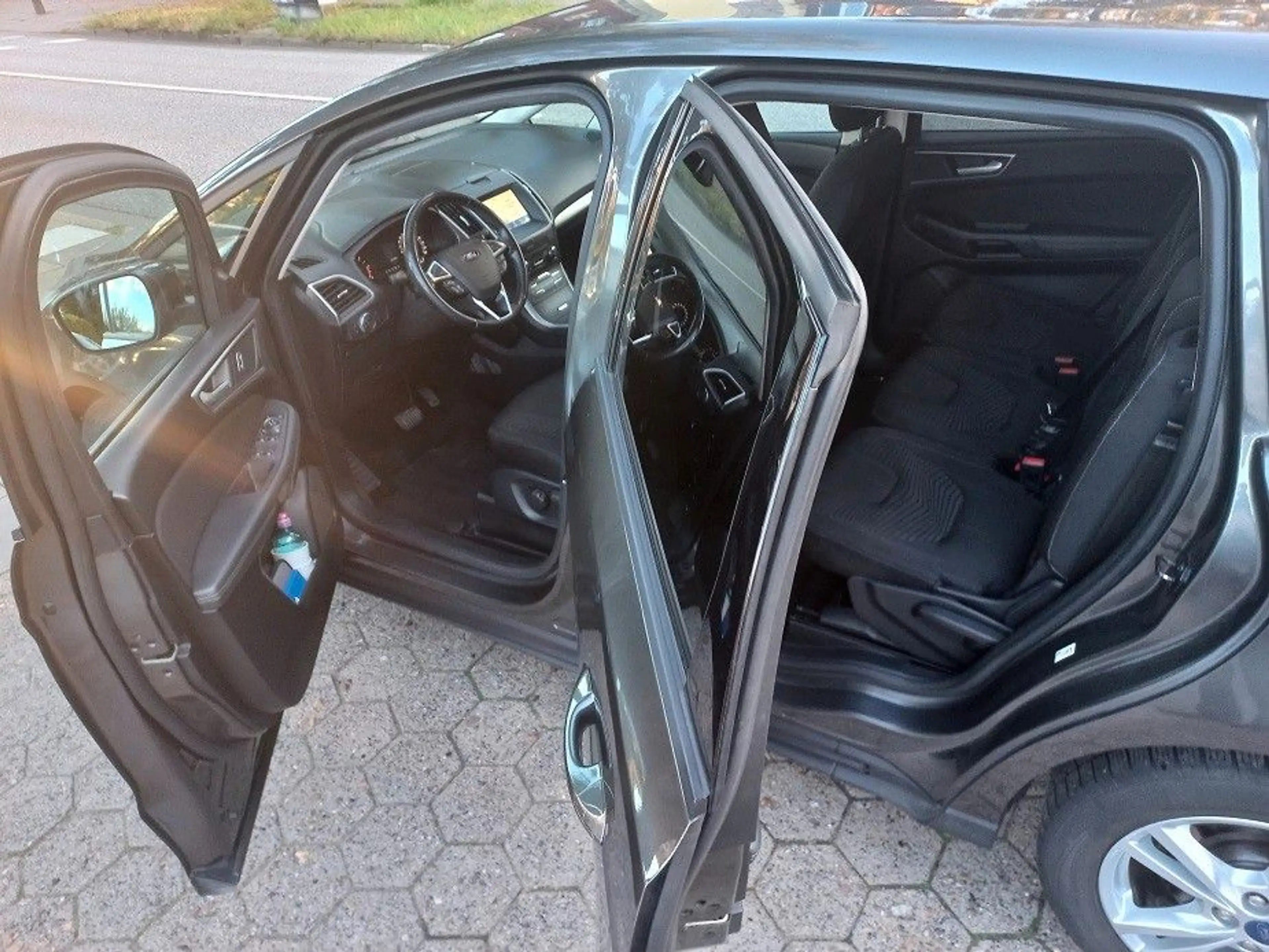 Ford S-Max 2,0 TDCi Aut. 7-Sitze Klima Navi SHZ LMF17 — photo 22