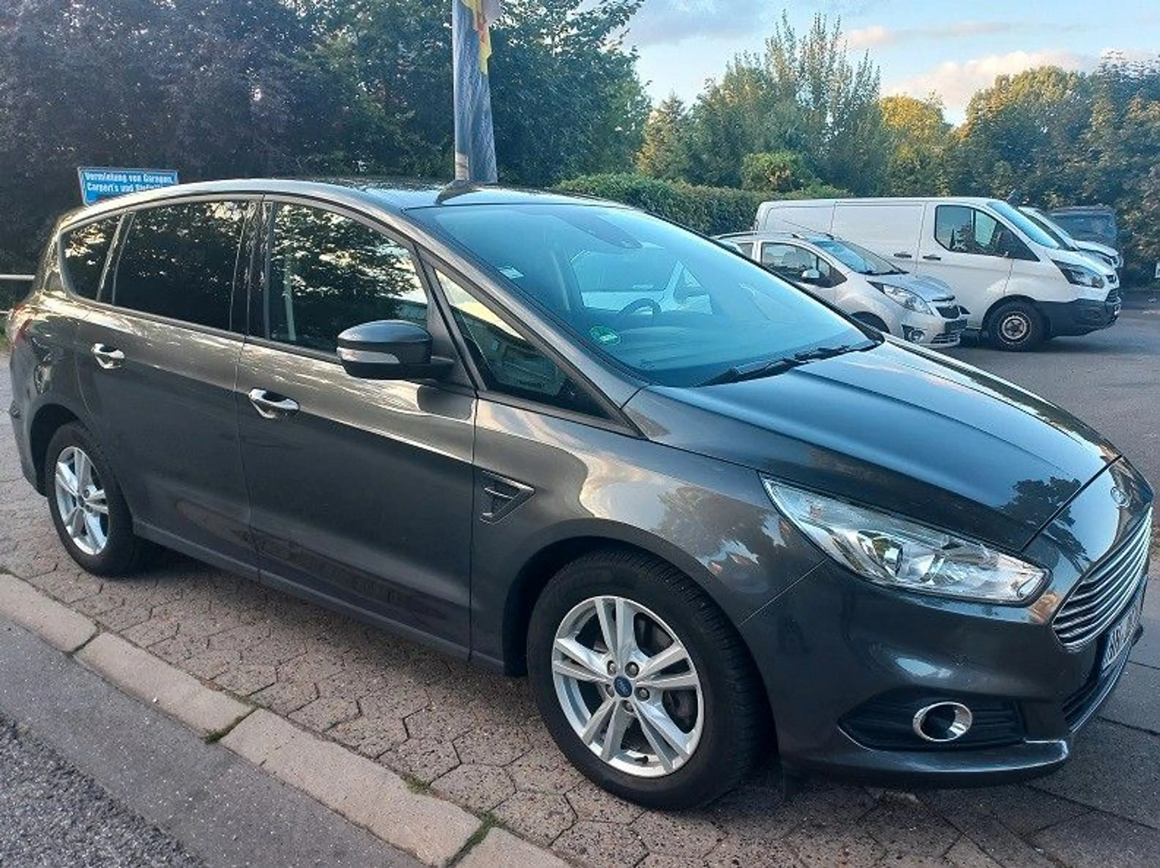 Ford S-Max 2,0 TDCi Aut. 7-Sitze Klima Navi SHZ LMF17