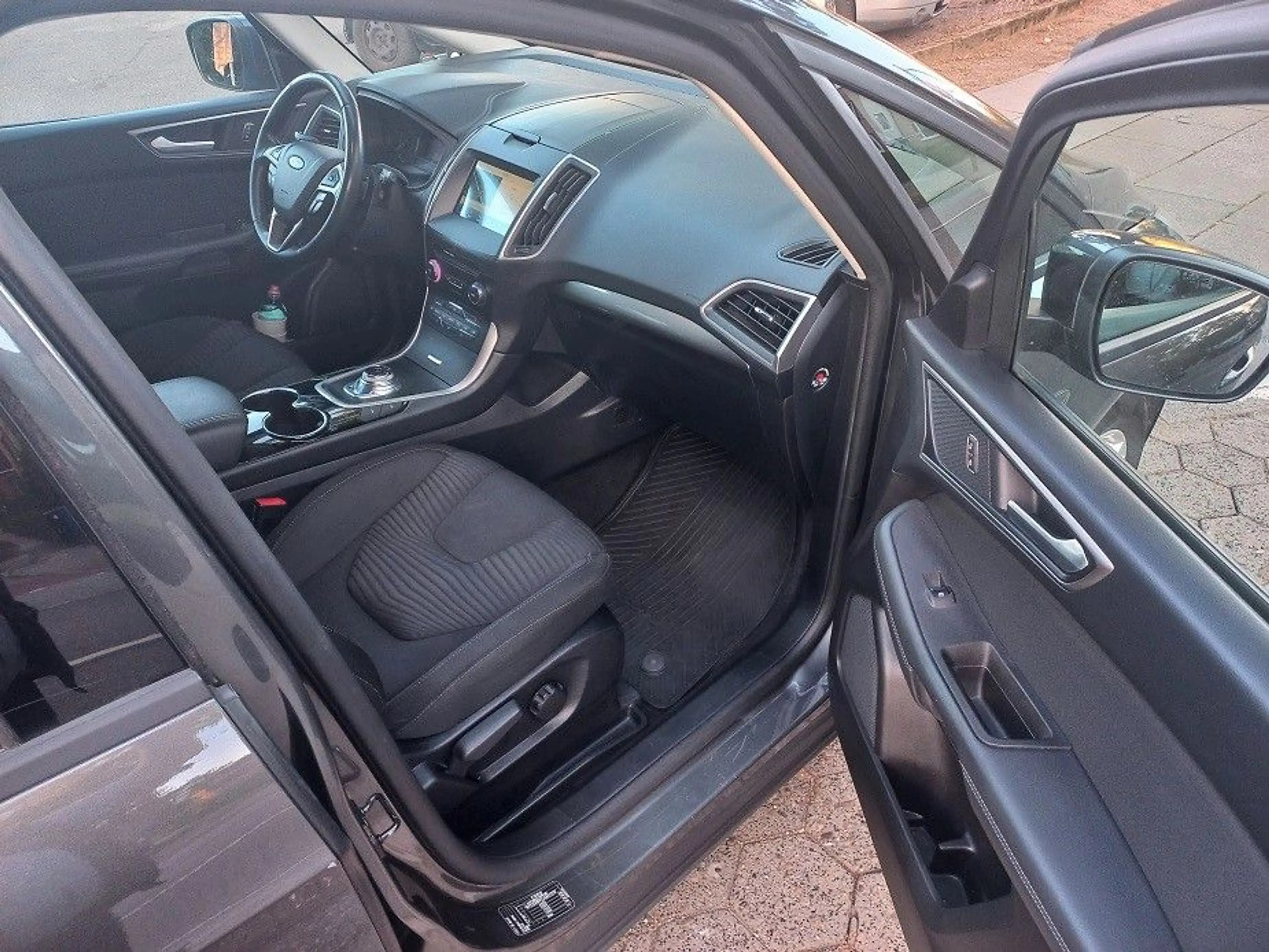 Ford S-Max 2,0 TDCi Aut. 7-Sitze Klima Navi SHZ LMF17 — photo 13