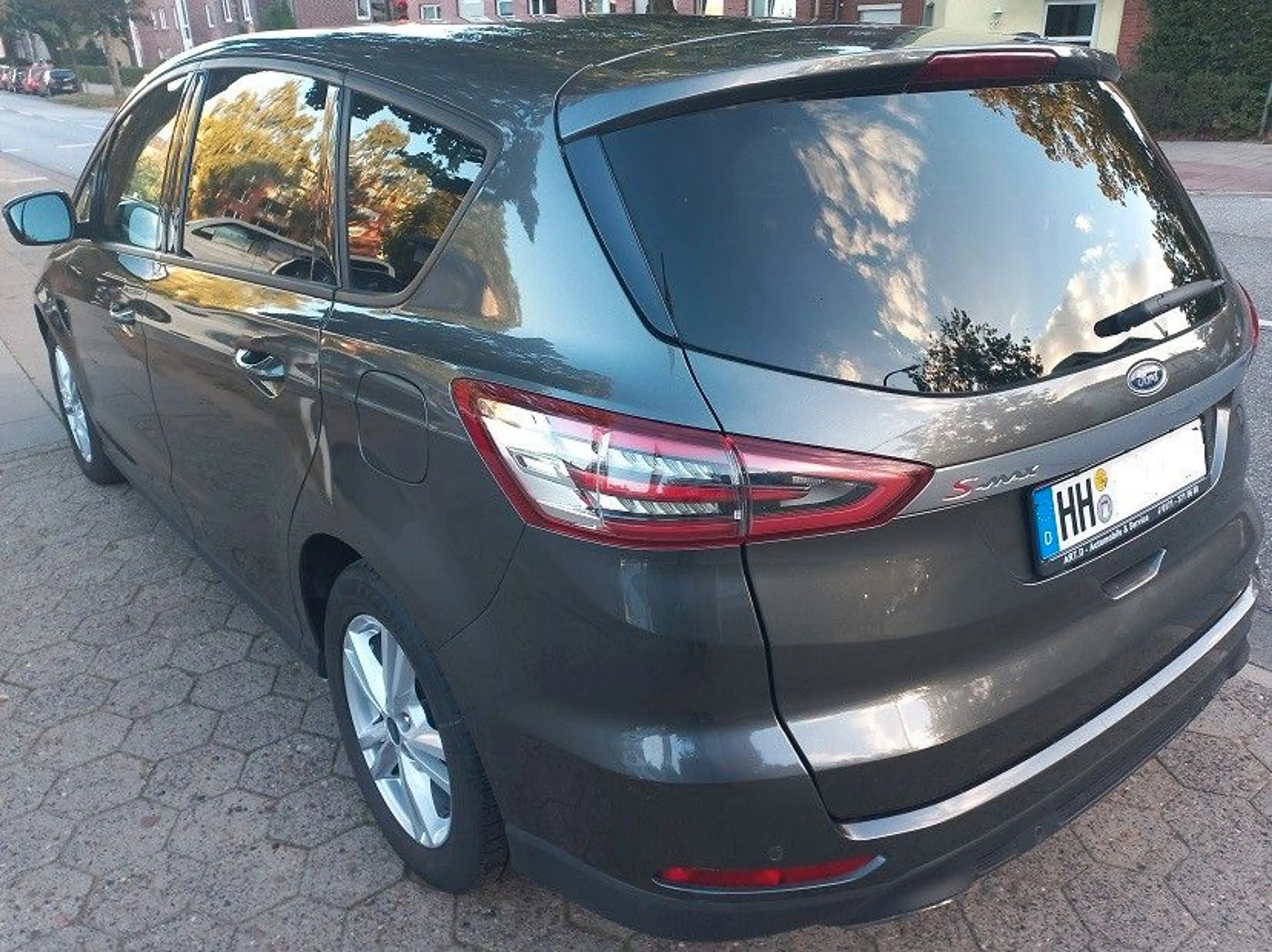 Ford S-Max 2,0 TDCi Aut. 7-Sitze Klima Navi SHZ LMF17 — photo 8