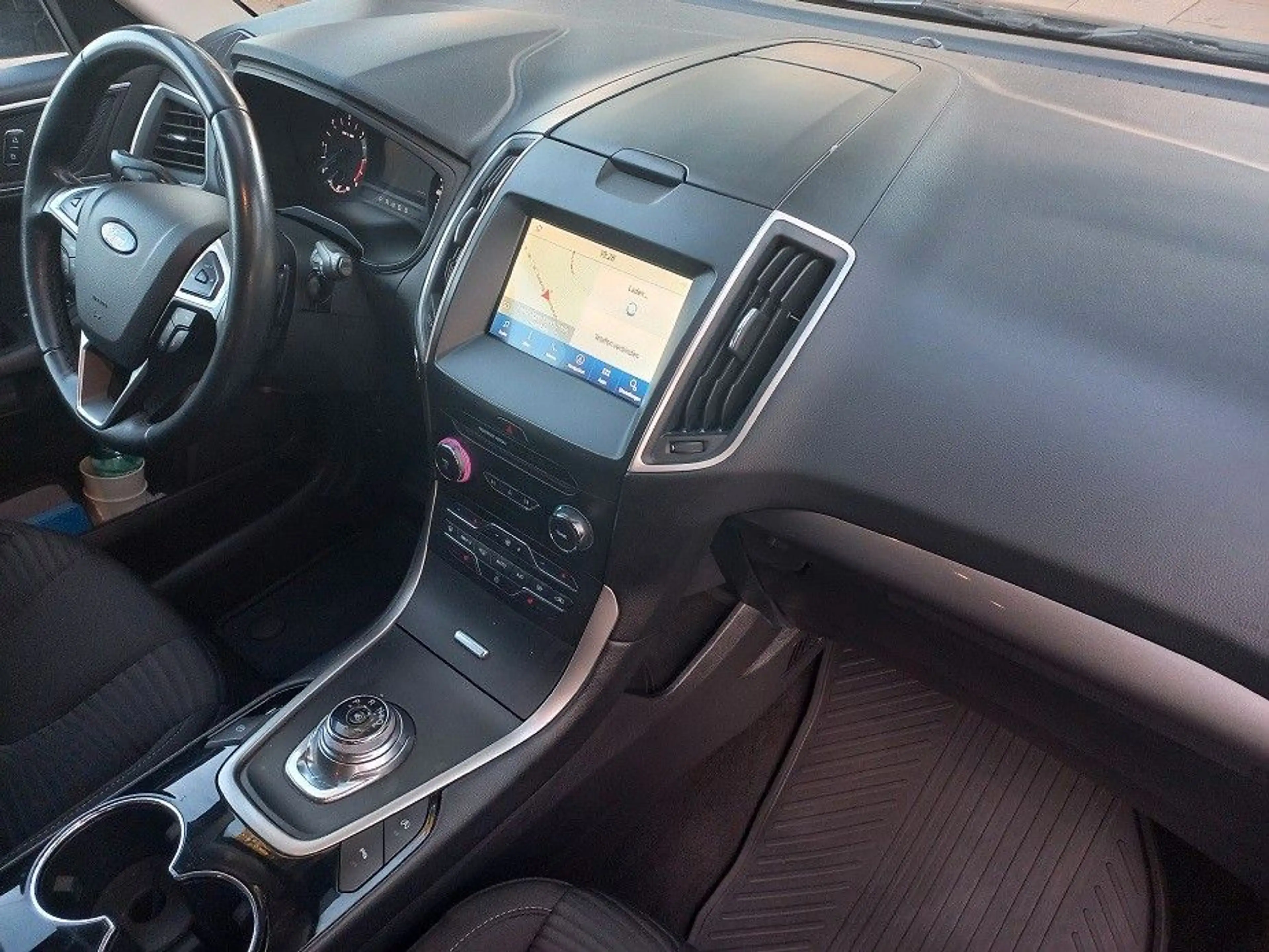 Ford S-Max 2,0 TDCi Aut. 7-Sitze Klima Navi SHZ LMF17 — photo 12