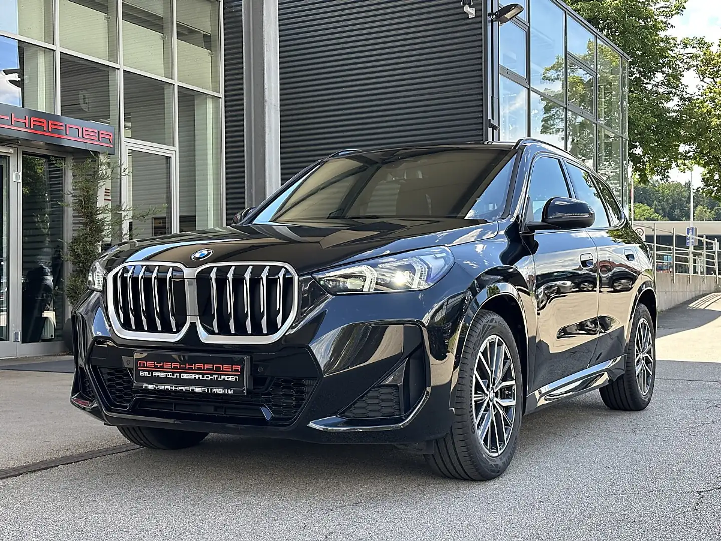 BMW X1 sDrive18i M-Paket Aut. Schwarz - 2