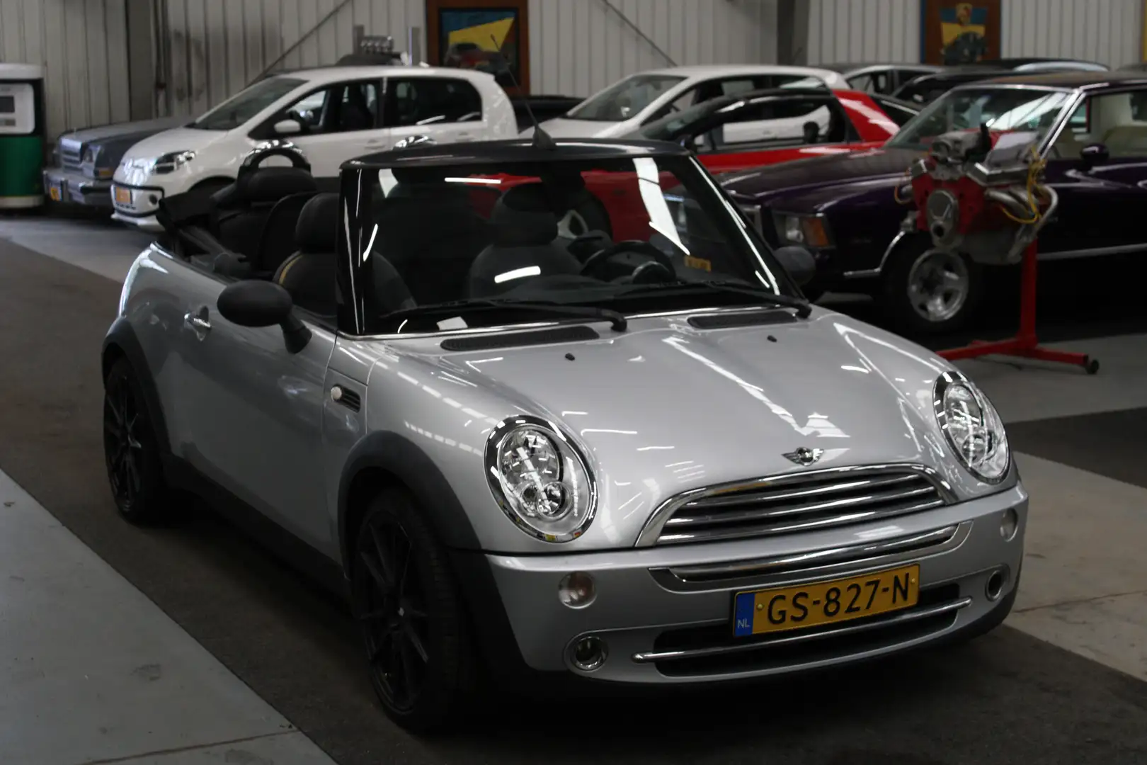 MINI One Cabrio Mini 1.6 Airco, Parkeersensoren, Stuurbekrachtigin Grey - 2