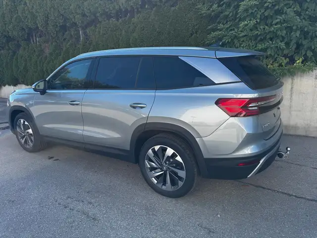 Skoda Kodiaq 2.0 TDI 142 kW 4x4 Selection DSG 7 Sitzer 19 Zo... Ansicht 3