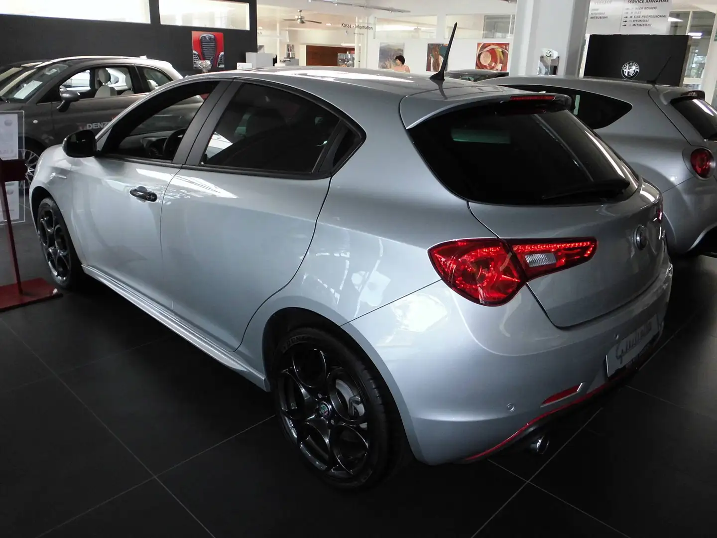 Alfa Romeo Giulietta Giulietta Super 1,4 TB Super Grau - 2