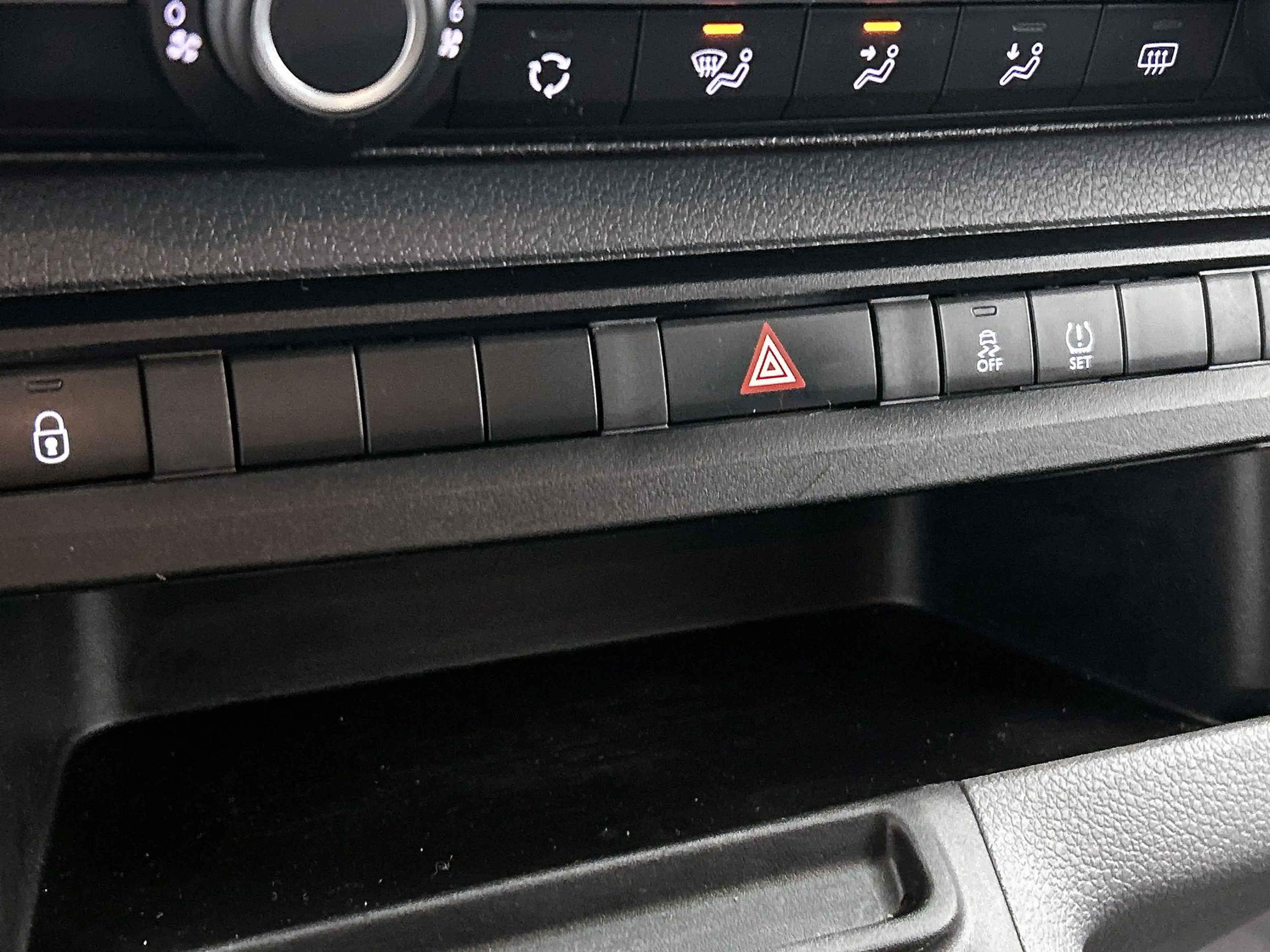 Opel Vivaro-e Combi L2H1 75 kWh — photo 9
